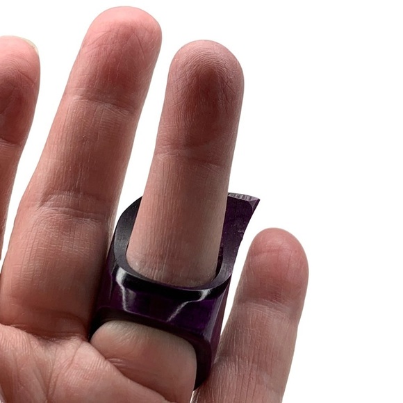 Gorgeous Deep Purple Ring Unique Shape Measurements in Photos Size 6.5 - Picture 3 of 5